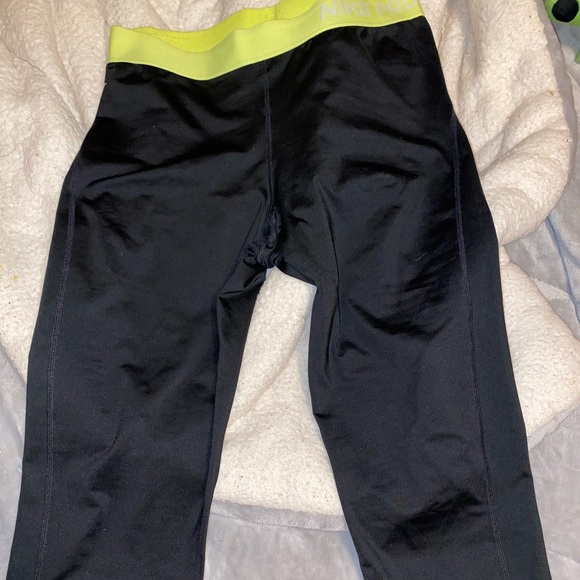 Nike pro leggings worn but still great condition - Picture 4 of 4